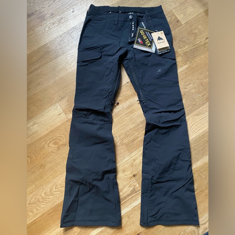 Burton women’s Gloria snow pants - NWT